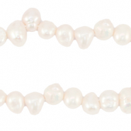 BQ Zoetwaterparels nugget ovaal 6-7mm Natural white
