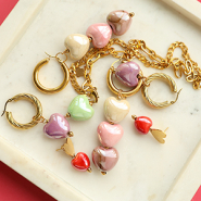 Inspiratiesets Maak liefdevolle sieraden met keramiek kralen in hartjesvorm