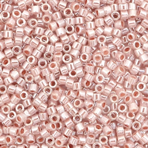 Miyuki kralen delica's 11/0 Ceylon light cinnamon rose DB-256