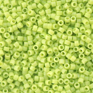 Miyuki kralen delica's 11/0 Opaque chartreuse green DB-733