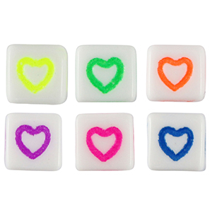 Letterkralen van acryl hartjes White