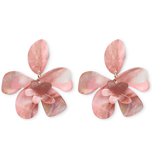 Trendy resin oorbellen&nbsp;/&nbsp;oorstekers bloem Multicolour pink