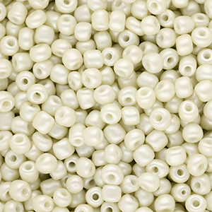 Glaskralen Rocailles 6/0 (4mm) Off white