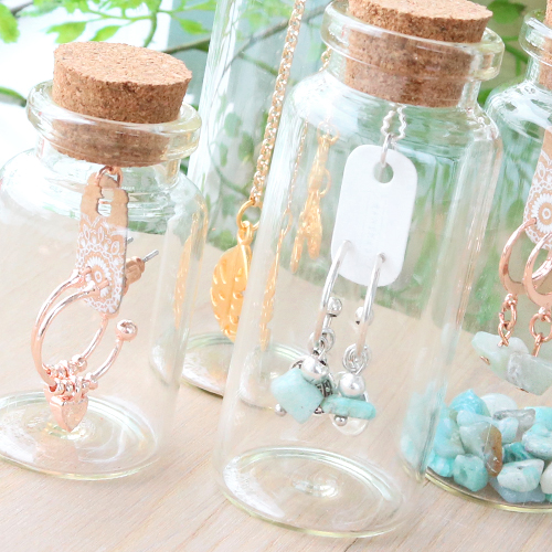 Get inspired: sieraden presenteren of cadeau geven in wensflesjes