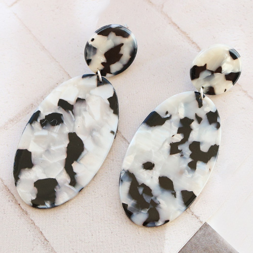 Maak prachtige oorbellen met onze trendy resin hangers!