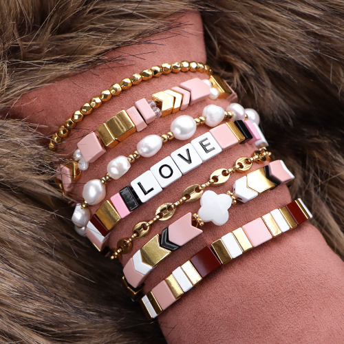 Cre&euml;er originele sieraden met deze tile beads in diverse vormen en kleuren
