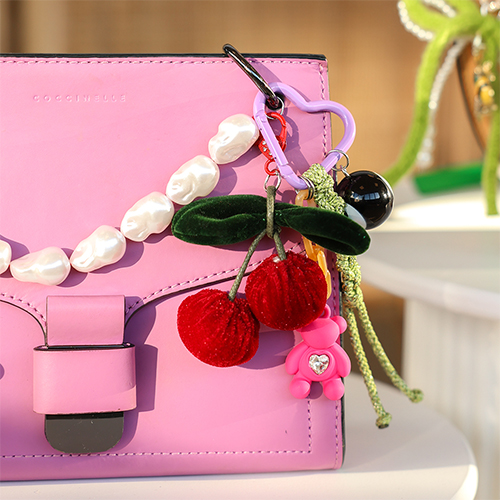 Ontwerp opvallende accessoires met statement hangers