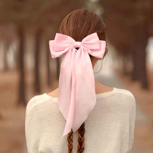 Mix & match jouw collectie met scrunchies & haarspelden met strik