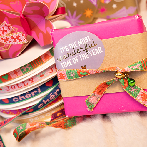 Maak je cadeaus & creaties extra feestelijk met lint!