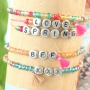 Quote sieraden met letterkralen metal look en kleurrijke details