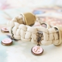Sieraden met een natuurlijke look met onder andere houten cabochons in unieke designs!