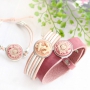 Armbandjes en een sleutelhanger met de leukste, nieuwe camee cabochons