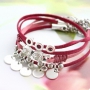 Fashion armbanden en sleutelhanger met trendy plat koord su&egrave;de style