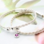 Fashion armbanden en sleutelhanger met trendy plat koord su&egrave;de style