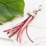 Fashion armbanden en sleutelhanger met trendy plat koord su&egrave;de style