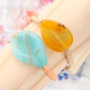 Een statement maak je met sieraden van half edelsteen