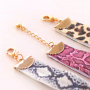 Zelf oorbellen en armbandjes maken van nieuwe resin hangers & elastisch lint met snake print
