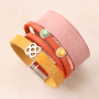 Lees hier hoe je armbanden maakt met onze nieuwe collectie plat DQ leer