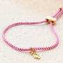 Zo maak je zelf eenvoudig bedelarmbandjes met trendy koord: