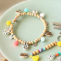 Ontdek hier hoe je de leukste sieraden kunt maken met Kauri&rsquo;s en pompom bedels: