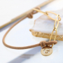 Inspiratie nodig? Zo maak je eenvoudig trendy armbanden van elastisch draad: