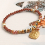 Deze unieke sieraden kun je maken met natuursteen kralen en Artistic Wire: