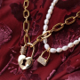 Deze trendy sieraden maak je met de nieuwste slot hangers: 