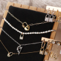 Deze trendy sieraden maak je met de nieuwste slot hangers: 