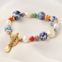 Inspiratie voor het maken van unieke sieraden met handbeschilderde keramiek kralen