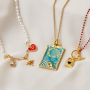 Maak vrolijke sieraden met deze trendy bedels en sloten