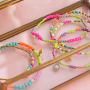 Zo cre&euml;er je trendy sieraden voor de zomer