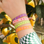 Inspiratie voor armbanden met acryl kralen, facet kralen en lint met tekst