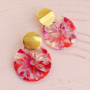 Zo ontwerp je zomerse oorbellen met resin hangers eigen designs