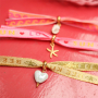 Inspiratie tijd met lint met tekst en unieke sieraden kaartjes