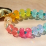 Inspiratie voor kleurrijke en vrolijke sieraden met resin beads