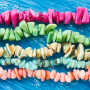 Inspiratie met schelp kralen en elastisch koord