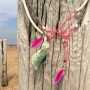 Trendy beach haarbandjes met veertjes en bedels
