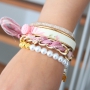 Trendy sieraden met bloemenprints