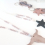 Prachtig leer is helemaal hot voor het komende seizoen!!! Maak nu trendy boho sieraden met onze hangers van DQ leer