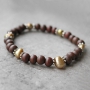 Deze leuke sieraden zijn gemaakt met onze winterse houten kralen voor een nieuwe look!