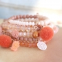Deze zomerse look is gemaakt met de leukste kraaltjes in schitterende &ldquo;peach&rdquo; & &ldquo;coral tinten&rdquo;. Love it!