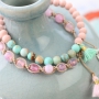 De zomerse kleurtjes van onze natuursteen kralen zijn perfect voor zomerse sieraden met een moderne look!