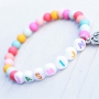 Acryl kralen zijn super kleurrijk, dus ook leuk om te verwerken in vrolijke sieraden en accessoires voor kinderen. 