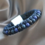 Stijlvolle inspiratie sieraden van Acryl kralen en diverse rijgmaterialen, samengesteld in donkere tinten zoals blauw en antraciet!