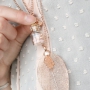 Musthave sieraden en accessoires met flesjes, kralen, blad bedels, portemonneetjes en sleutelhangers!