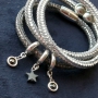 Armbanden met glitters die tijdloos, chique en feestelijk zijn gemaakt van glitterkoord met strass en glitter (imi) leer