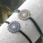 Minimalistische armbanden en oorbellen in een winterse bohemian stijl!