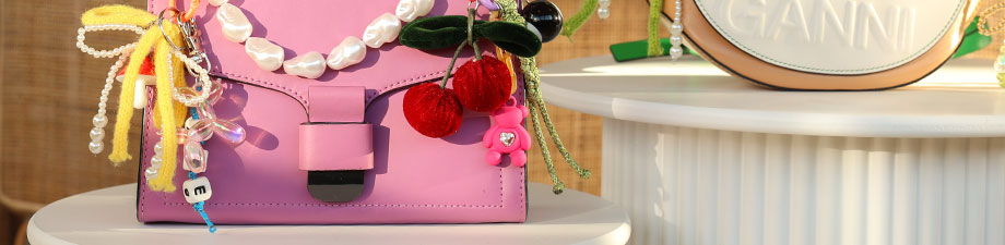 NEW IN! Statement hangers NEW IN! Statement hangers